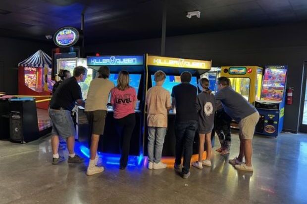 Last Level Bar & Games