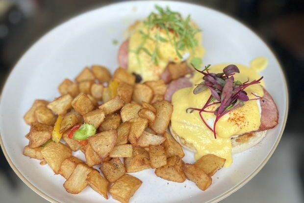 Toastyeggsbenedict