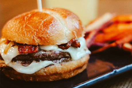 Gimme's Par and Grill