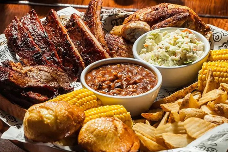 Famous Dave's BBQ - Davenport