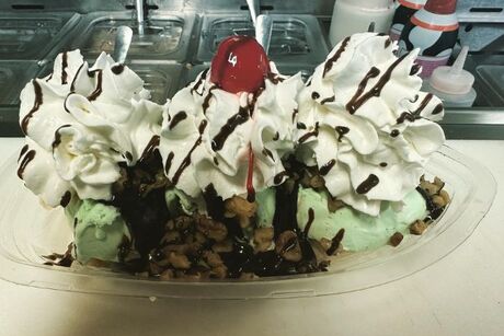 Cravin's Soft Serve & Frozen Yogurt