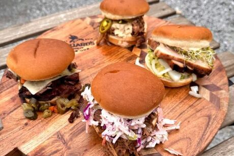 Mallard's Smokin' Bar-B-Que