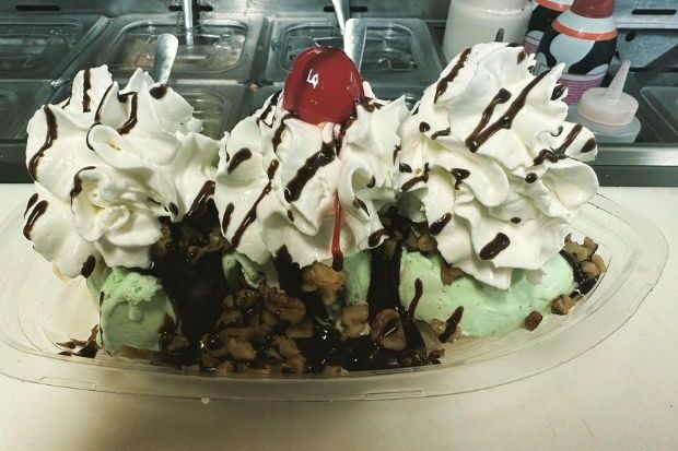 Cravin's Soft Serve & Frozen Yogurt