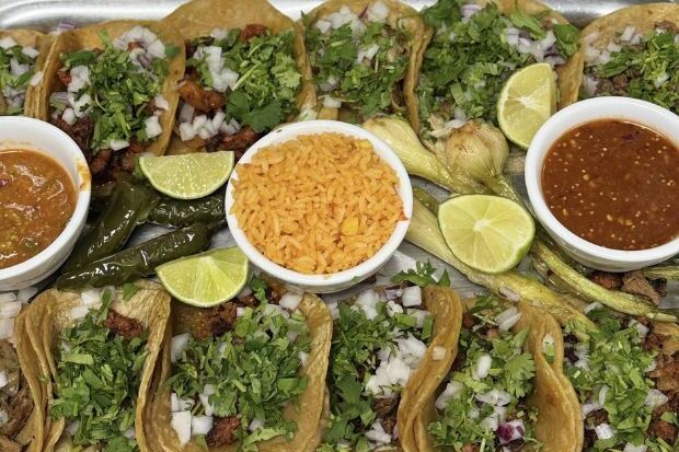 Los Mariachis Bar and Grill