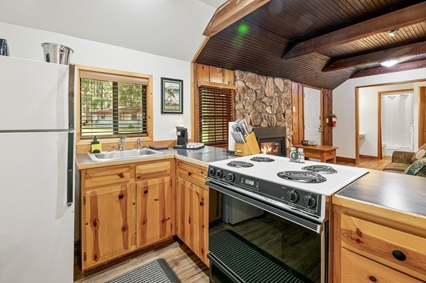 Whistlin' Jack Lodge