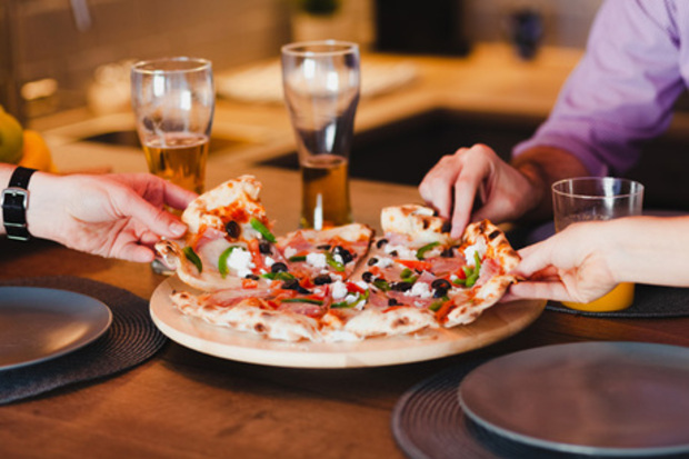 Pizzabeerhandsgiresized