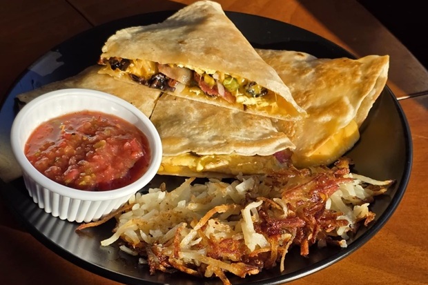 Trackside Eatery & Dry Pub