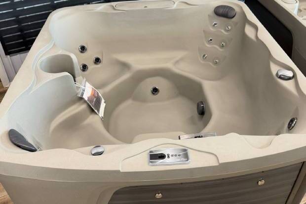 Pleasure Pools & Spas