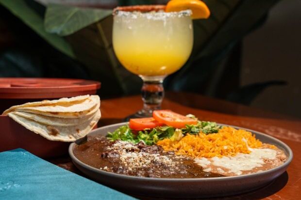 Barrio Eats & Drinks