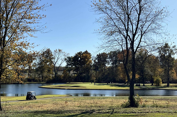 Christmas Lake Golf Course