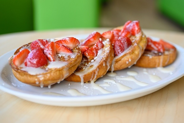 The Toasted Yolk Cafe
