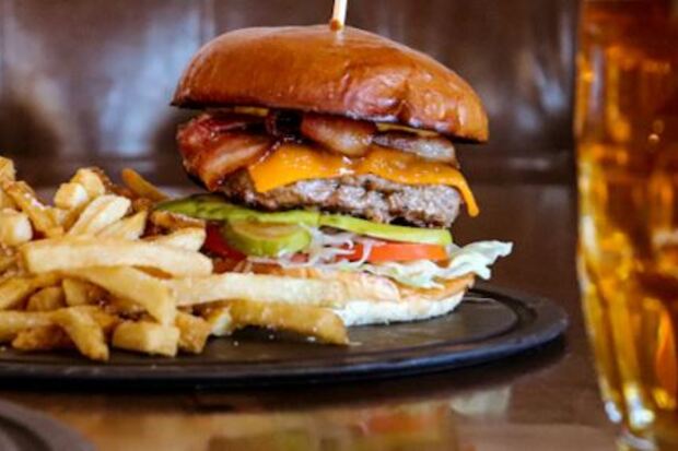 Squirrely's Dive Bar & Grill