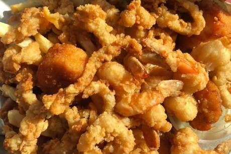 Gene's Famous Seafood