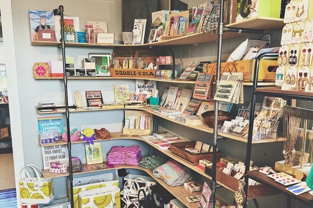 Social Bird Boutique + Gifts