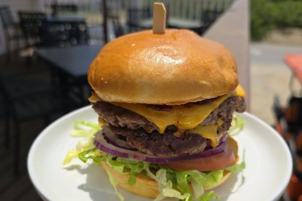 Beach Deck Bar & Grill