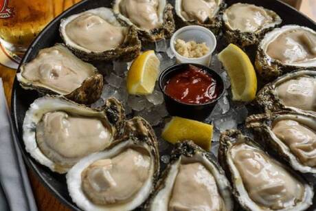 Uncle T's Oyster Bar