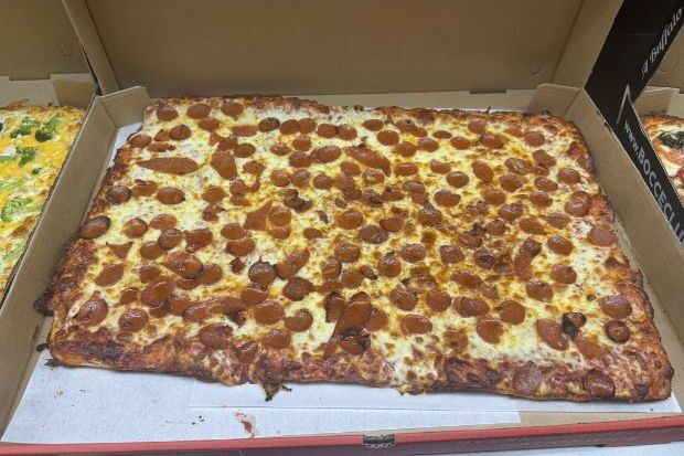 Bocce Club Pizza